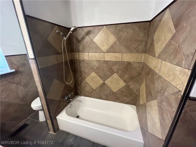 8000 Colony Lane, Fort Smith, AR 72908