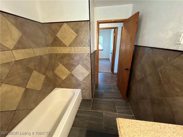 8000 Colony Lane, Fort Smith, AR 72908