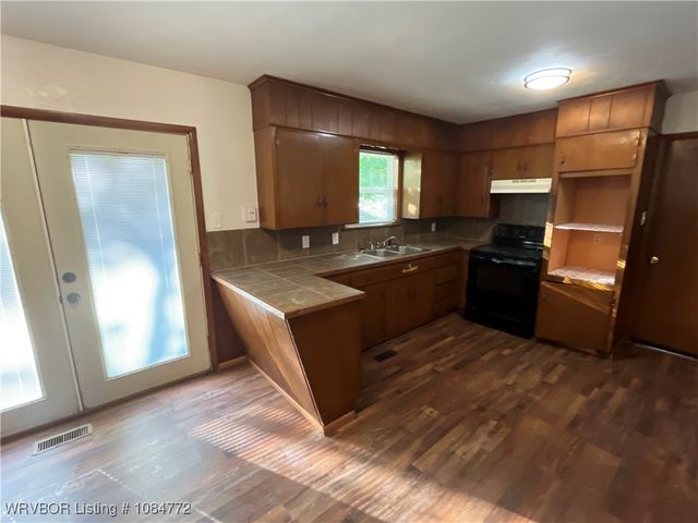 8000 Colony Lane, Fort Smith, AR 72908