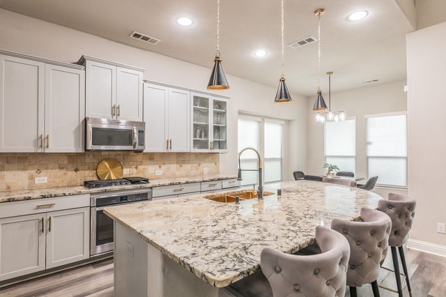 401 Mossy Rock Drive, Mckinney, TX 75071