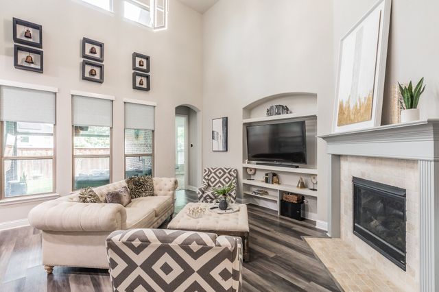 401 Mossy Rock Drive, Mckinney, TX 75071