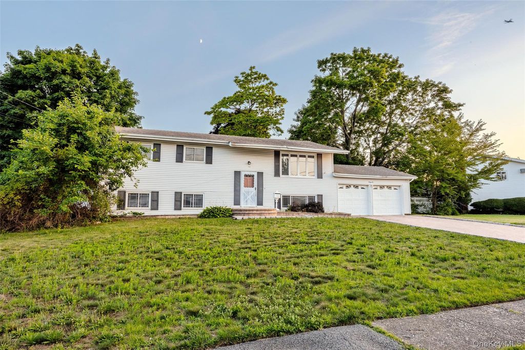 36 Clearview Drive, Wyandanch, NY 11798 — photo 4
