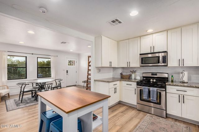 2320 E HARVARD Street, Phoenix, AZ 85006