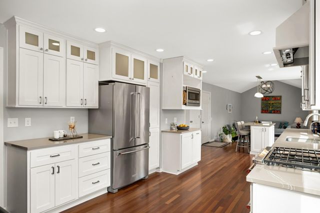 3645 Laurel Drive, Deephaven, MN 55391