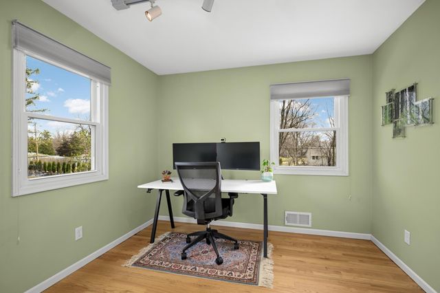 3645 Laurel Drive, Deephaven, MN 55391