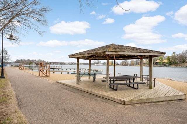 3645 Laurel Drive, Deephaven, MN 55391