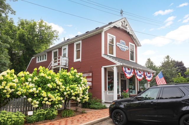 3645 Laurel Drive, Deephaven, MN 55391