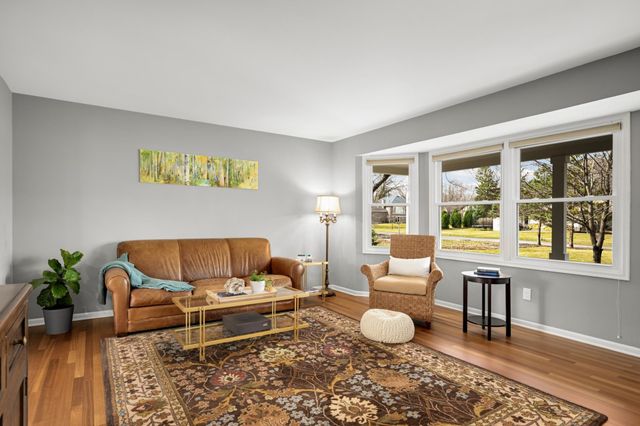 3645 Laurel Drive, Deephaven, MN 55391