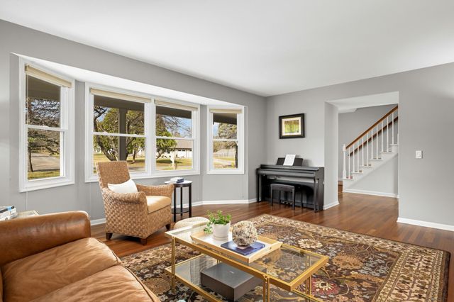 3645 Laurel Drive, Deephaven, MN 55391