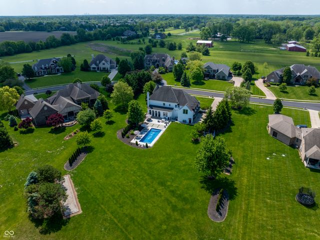 7850 Cheval Rue Court, Zionsville, IN 46077