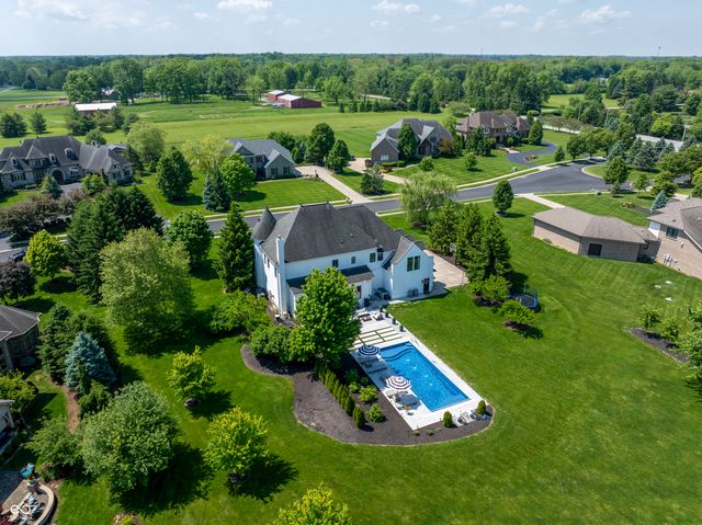 7850 Cheval Rue Court, Zionsville, IN 46077