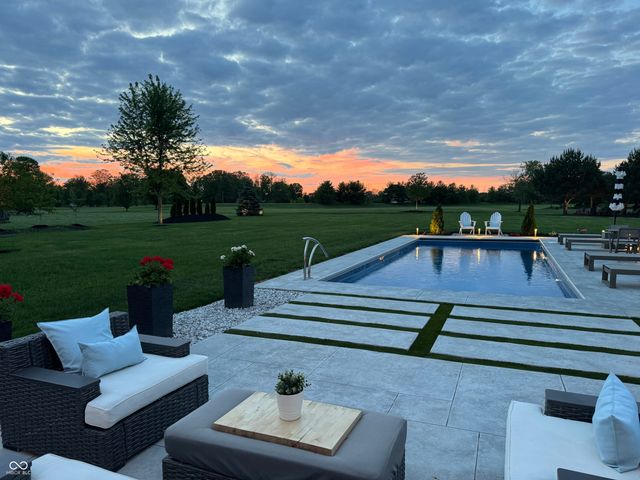 7850 Cheval Rue Court, Zionsville, IN 46077