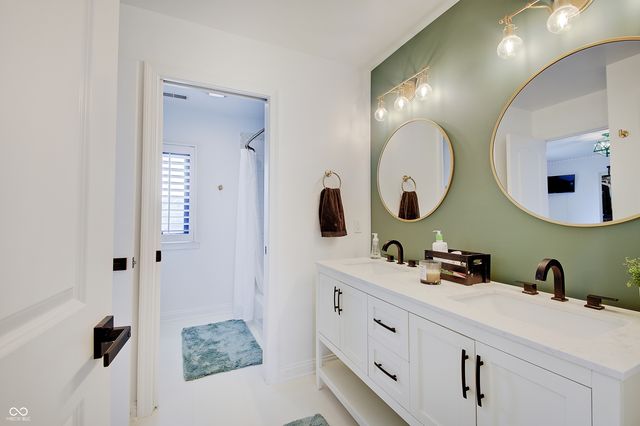 7850 Cheval Rue Court, Zionsville, IN 46077