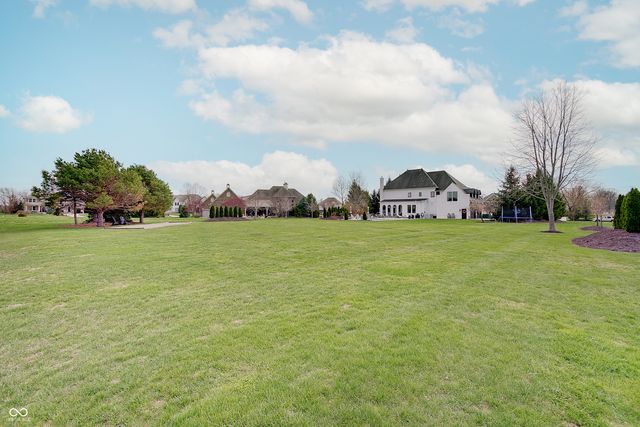 7850 Cheval Rue Court, Zionsville, IN 46077
