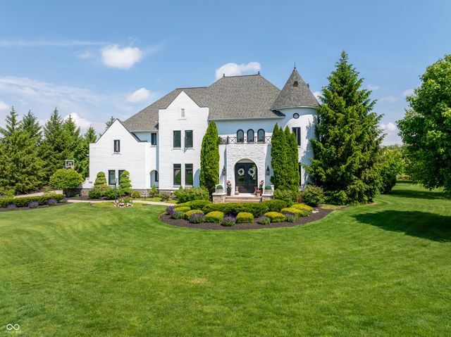 7850 Cheval Rue Court, Zionsville, IN 46077