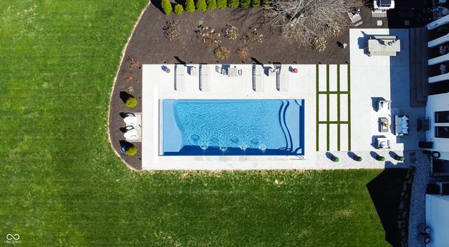 7850 Cheval Rue Court, Zionsville, IN 46077