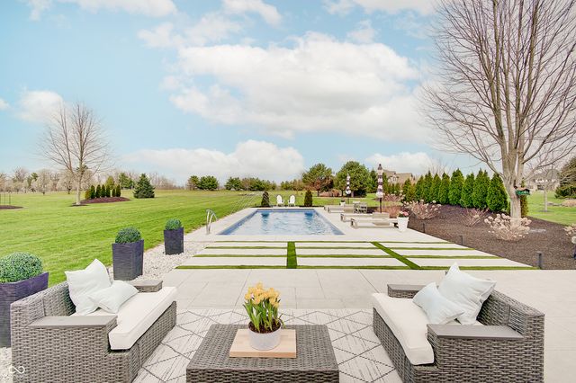7850 Cheval Rue Court, Zionsville, IN 46077