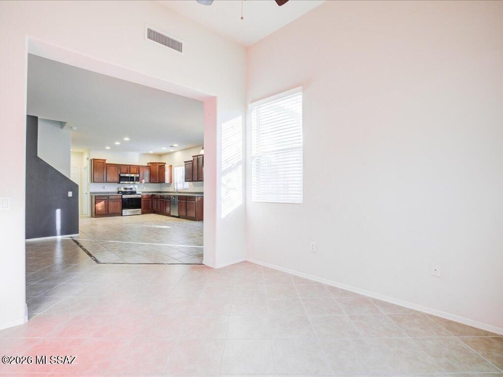 Image 7 of property listing at 10560 E Forest Falls Court, Tucson, AZ 85747