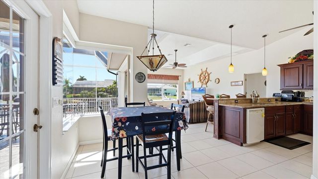 324 OAKWOOD CIRCLE, Englewood, FL 34223