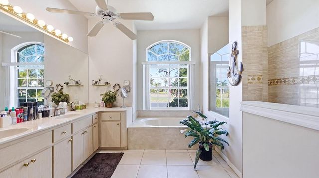324 OAKWOOD CIRCLE, Englewood, FL 34223