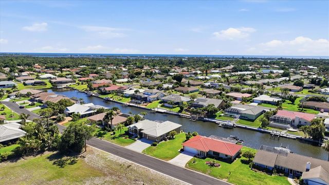 324 OAKWOOD CIRCLE, Englewood, FL 34223