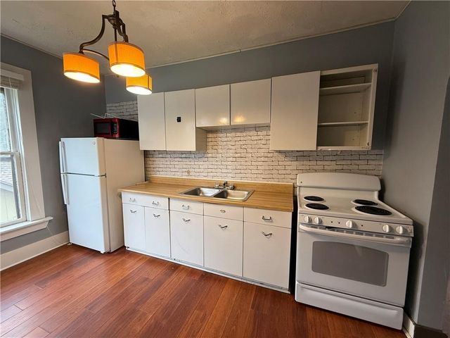 304 Vine Street, Leavenworth, KS 66048