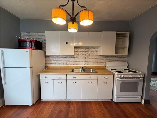 304 Vine Street, Leavenworth, KS 66048