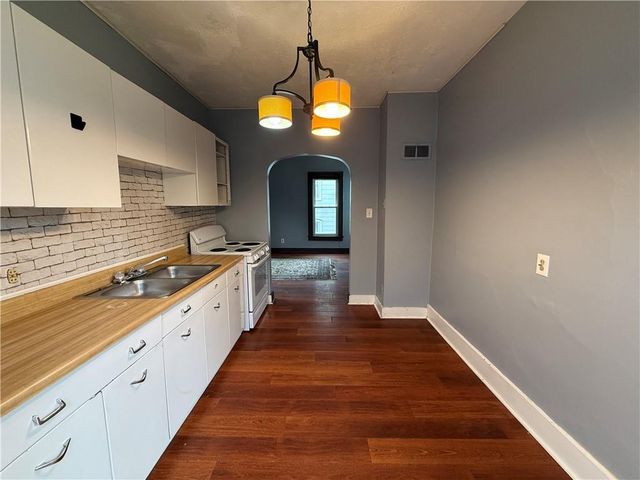 304 Vine Street, Leavenworth, KS 66048