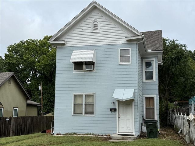 304 Vine Street, Leavenworth, KS 66048