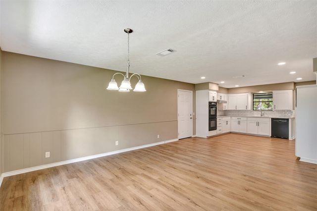 18742 Mink Lake Drive, Magnolia, TX 77355