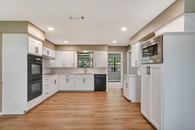 18742 Mink Lake Drive, Magnolia, TX 77355