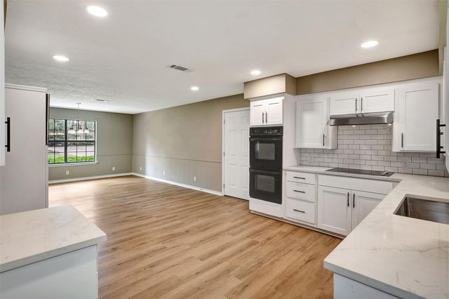 18742 Mink Lake Drive, Magnolia, TX 77355