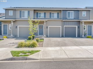 1939 Ne 117TH Ct, Vancouver, WA 98684