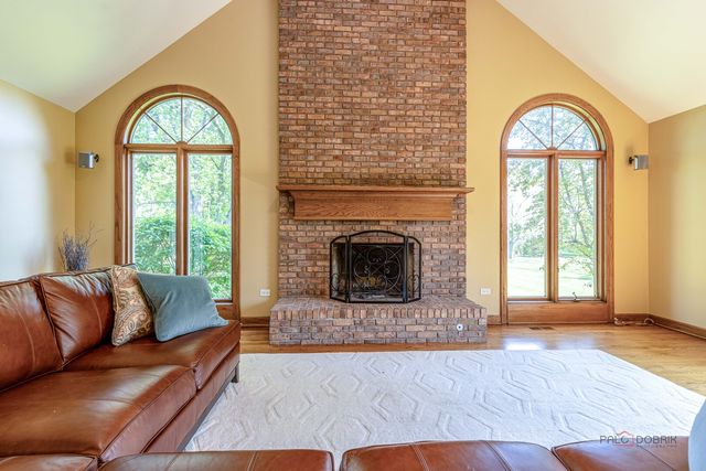 3944 Lakeview Court, Long Grove, IL 60047