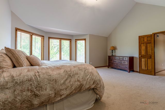 3944 Lakeview Court, Long Grove, IL 60047
