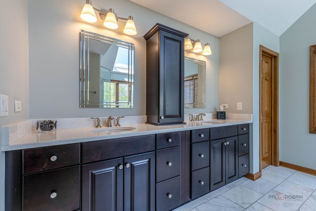 3944 Lakeview Court, Long Grove, IL 60047