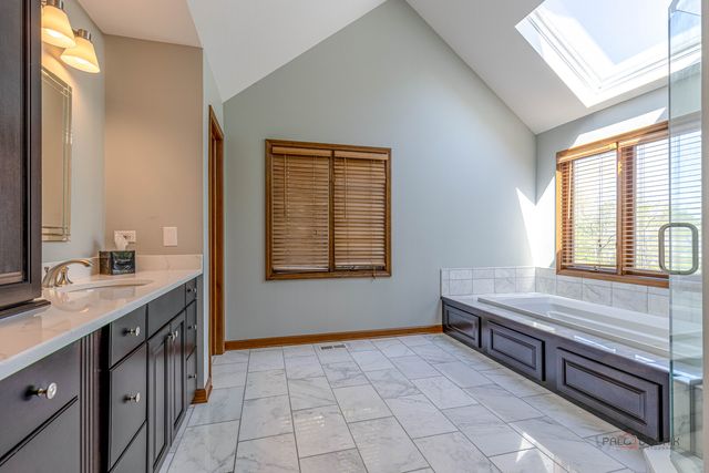 3944 Lakeview Court, Long Grove, IL 60047