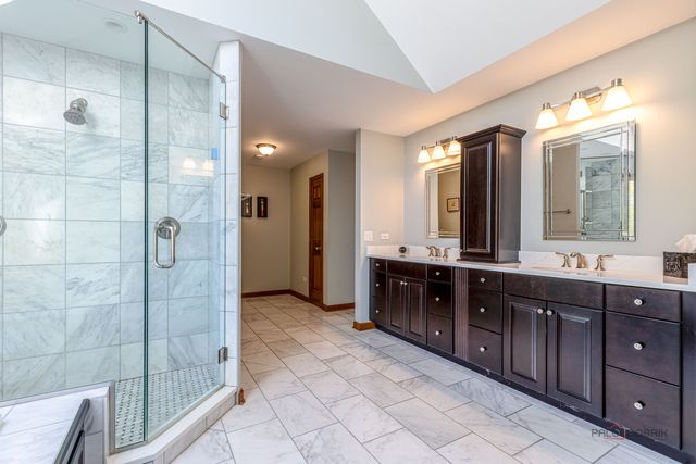 3944 Lakeview Court, Long Grove, IL 60047