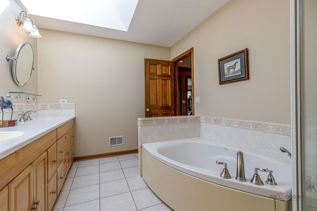 3944 Lakeview Court, Long Grove, IL 60047