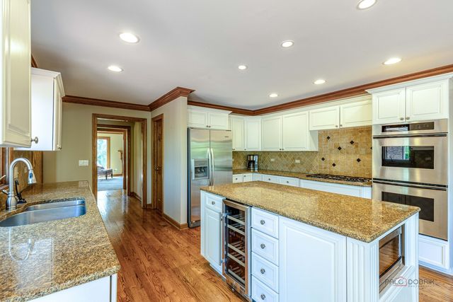 3944 Lakeview Court, Long Grove, IL 60047