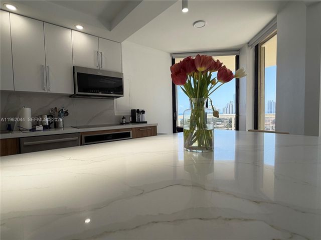 20191 E Country Club Dr 2009, Aventura, FL 33180