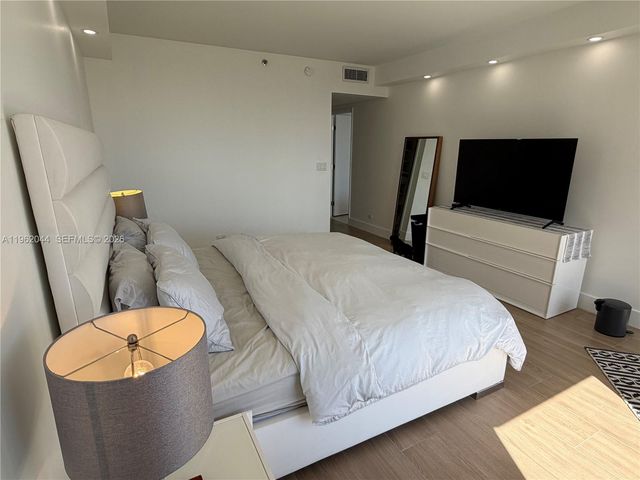 20191 E Country Club Dr 2009, Aventura, FL 33180