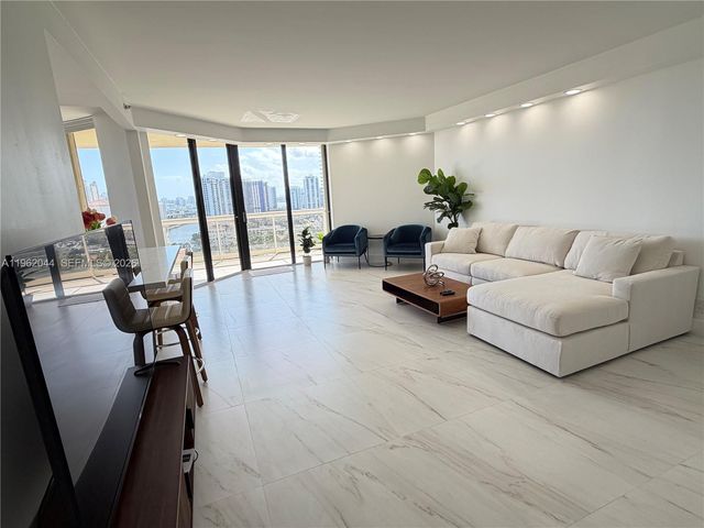 20191 E Country Club Dr 2009, Aventura, FL 33180