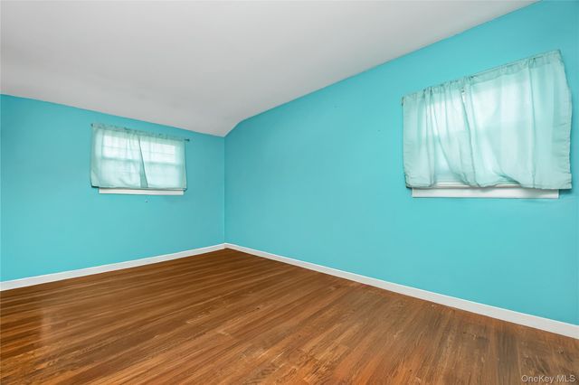 6 Evy Court, Sayville, NY 11782