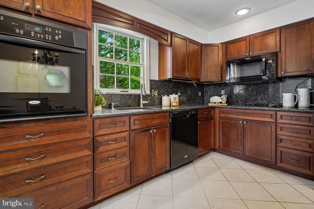 7814 FRIARS CT, Alexandria, VA 22306