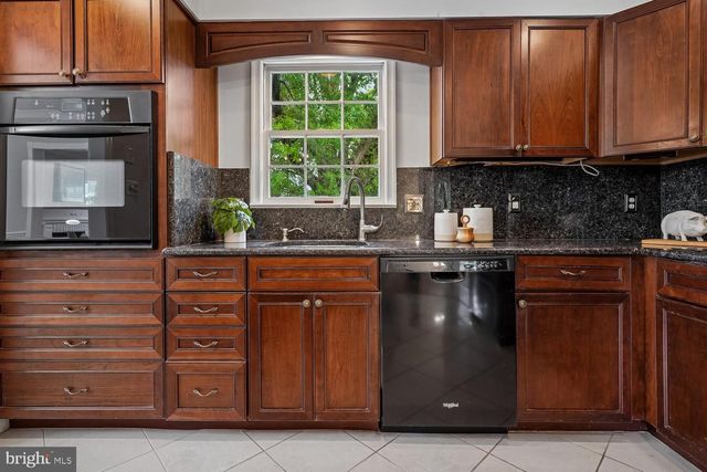 7814 FRIARS CT, Alexandria, VA 22306