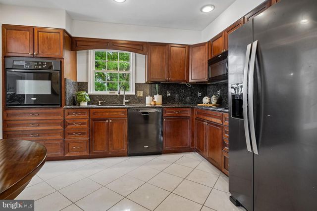 7814 FRIARS CT, Alexandria, VA 22306