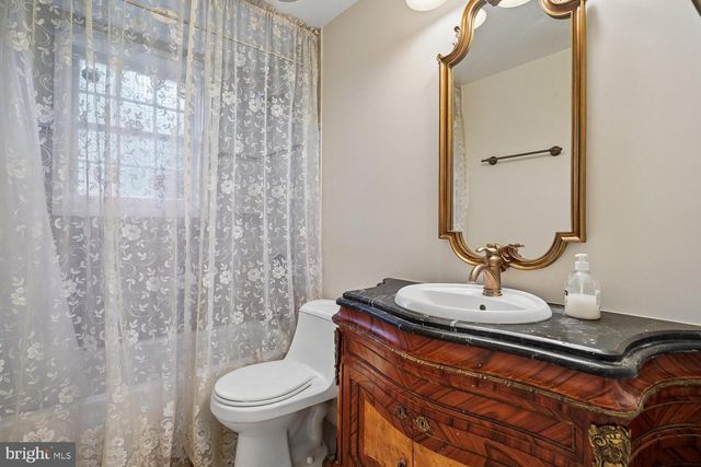7814 FRIARS CT, Alexandria, VA 22306