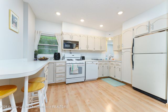 2162 Kent Street, Okemos, MI 48864