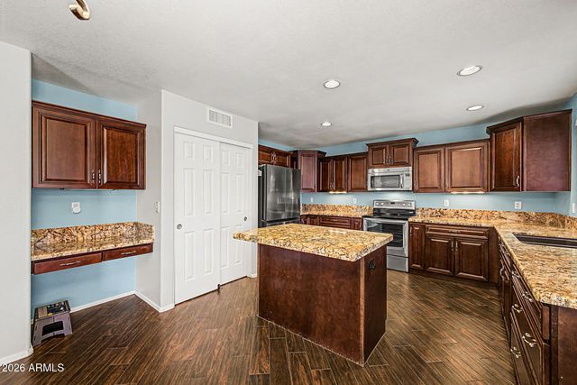 19424 N 33rd Place, Phoenix, AZ 85050